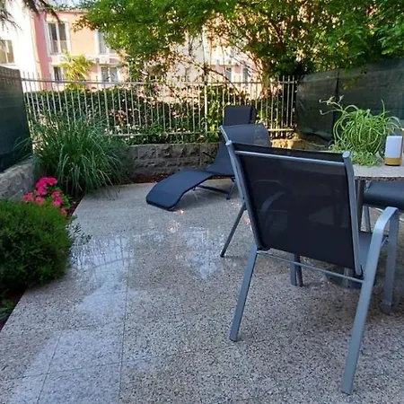 Apartma Zusterna Za Bazenom Koper Exterior photo
