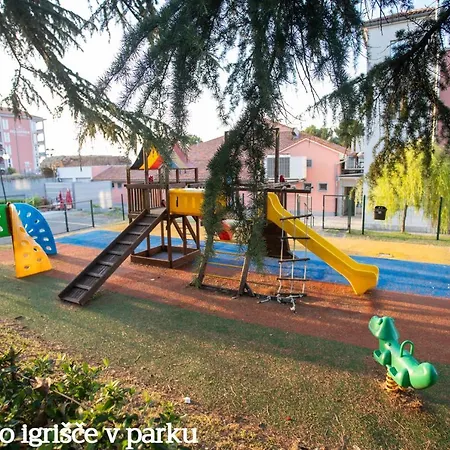 Apartma Zusterna Za Bazenom Koper Exterior photo