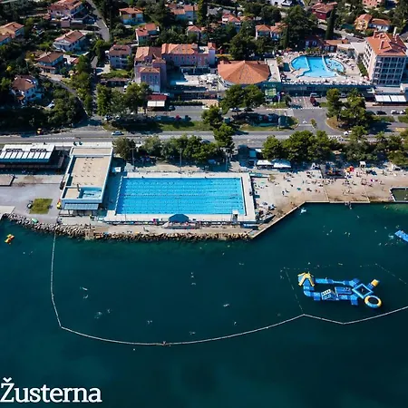 Apartma Zusterna Za Bazenom Koper Exterior photo
