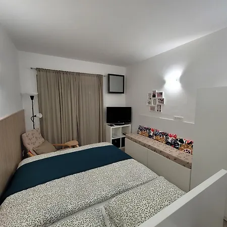 Apartma Zusterna Za Bazenom Koper Exterior photo