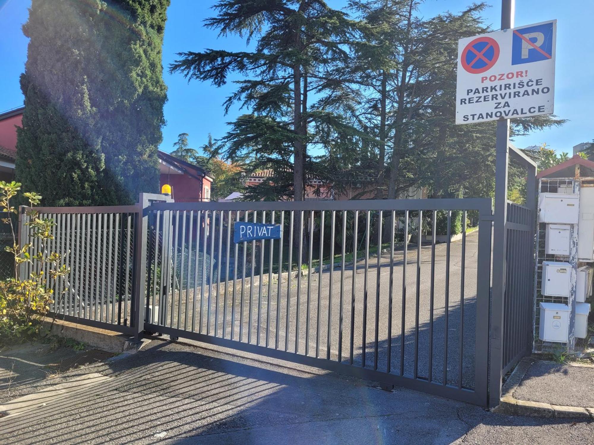 Apartma Zusterna Za Bazenom Koper